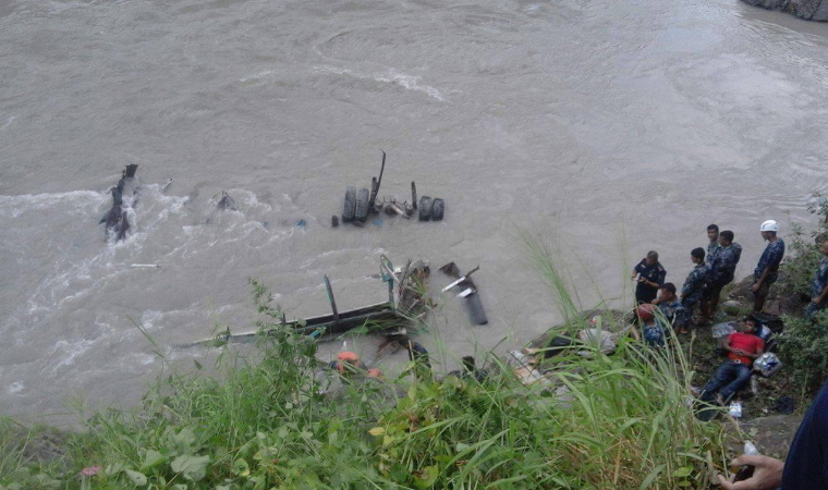 trishuli-bus-accident-chitwan