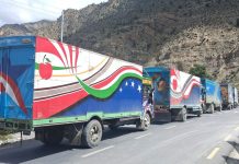 मुस्ताङको लेतेदेखि कोरलासम्म दुई सातादेखि रोकिए ५ सय बढी कन्टेनर